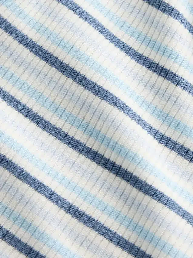 Baby First Favorites – szorty z prążkowanym materiałem w paski, zakładane przez głowę