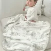 Bambusowy kocyk dziecięcy „Gilded Bird Safari Toile”