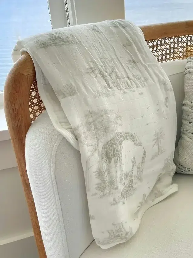 Bambusowy kocyk dziecięcy „Gilded Bird Safari Toile”