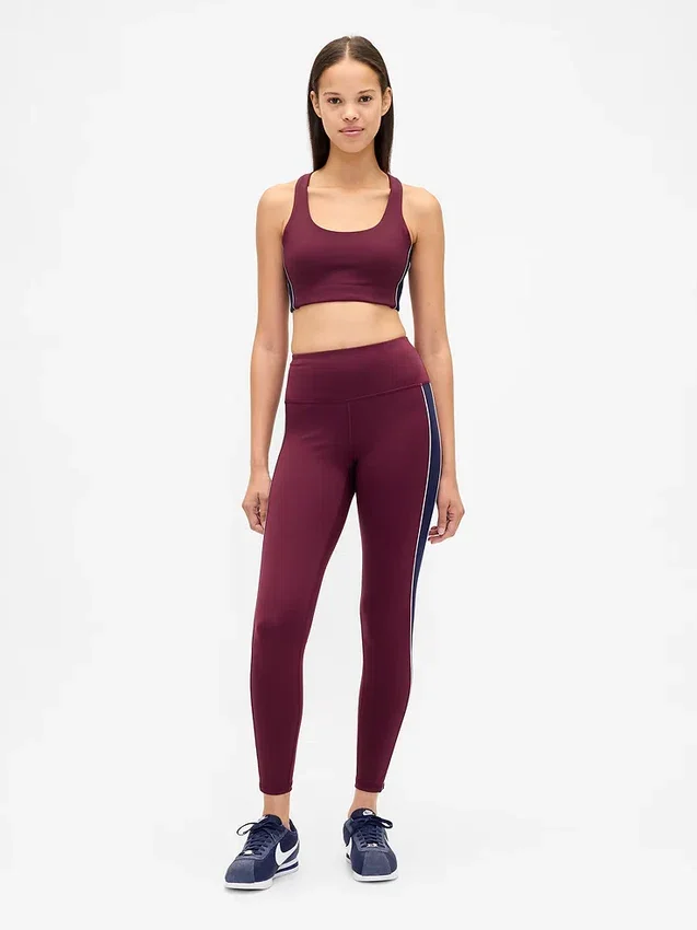 Biustonosz sportowy GapFit Power o średnim stopniu wsparcia