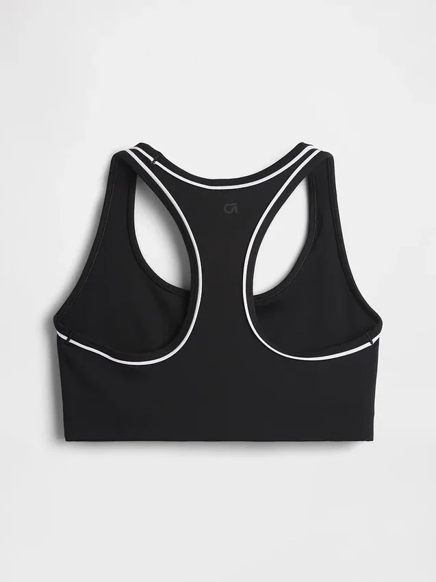 Biustonosz sportowy GapFit Smooth z plecami typu racerback, przeznaczony do ćwiczeń o średniej intensywności
