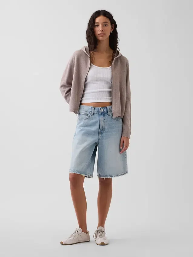 Bluza z kapturem o luźnym kroju, w 100% z bawełny, zapinana na zamek
