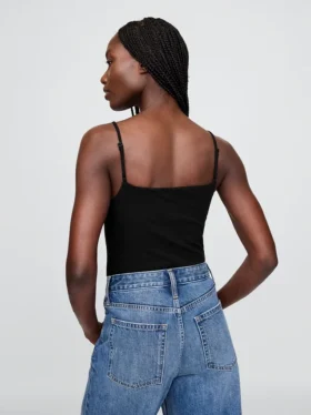 Body z koszulką na ramiączkach i stringami z dzianiny Closeknit