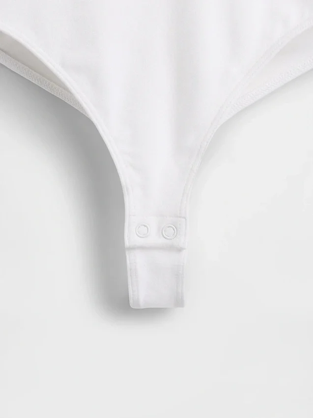Body z koszulką na ramiączkach i stringami z dzianiny Closeknit