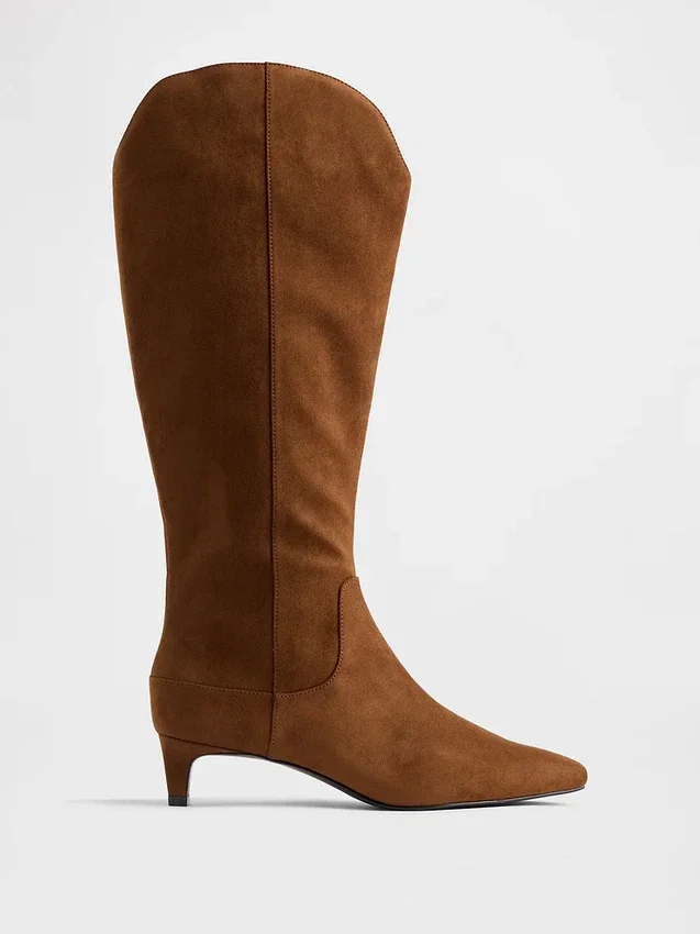 Buty do kolan na niskim obcasie z ostrym czubkiem