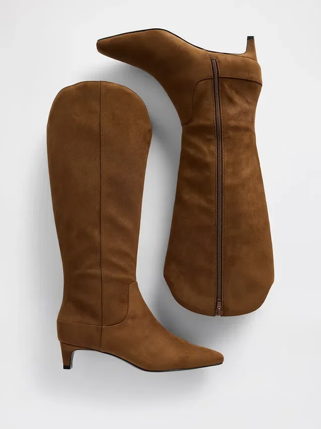 Buty do kolan na niskim obcasie z ostrym czubkiem