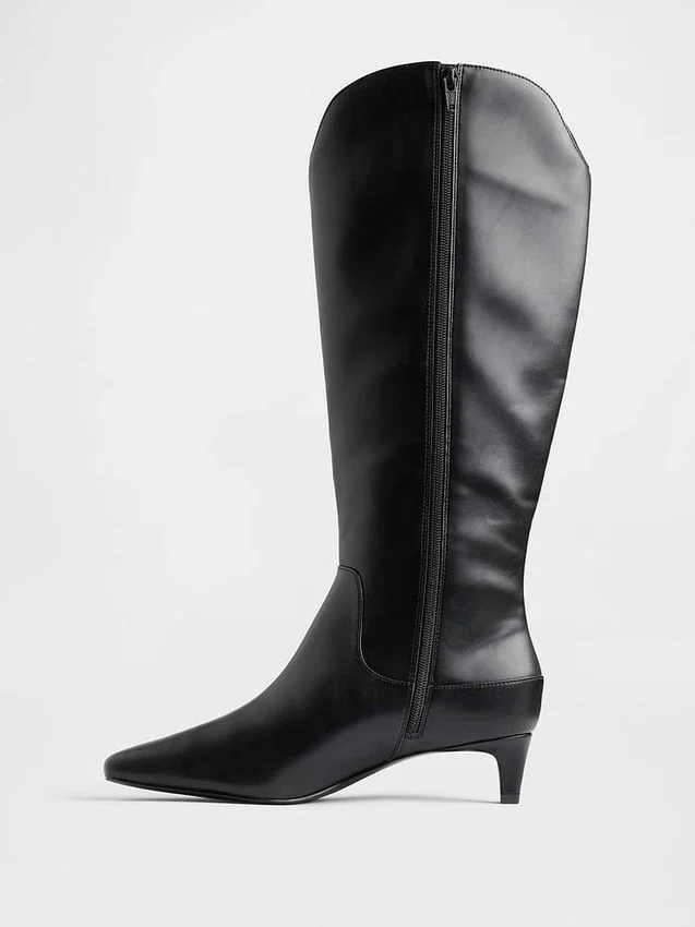 Buty do kolan na niskim obcasie z ostrym czubkiem