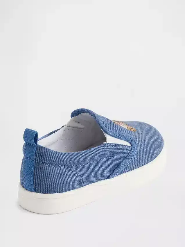 Buty typu slip-on dla maluchów z dżinsu z motywem Brannan Bear
