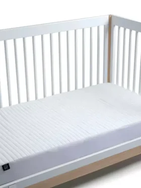 Chłodząca podkładka ochronna na materac łóżeczka babyGap