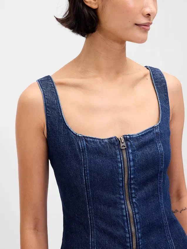 Dżinsowa mini sukienka zapinana z przodu na zamek