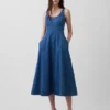 Dżinsowa sukienka maxi z okrągłym dekoltem