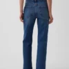 Dżinsy o średniej wysokości w pasie, z rozcięciem na dole i luźnym, prostym krojem