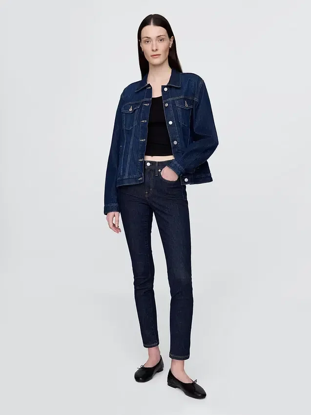 Dżinsy typu true skinny o średnim stanie