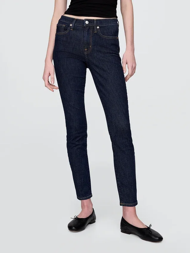 Dżinsy typu true skinny o średnim stanie