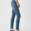 Dżinsy typu true skinny o średnim stanie
