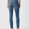 Dżinsy typu true skinny o średnim stanie