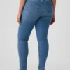 Dżinsy typu true skinny o średnim stanie