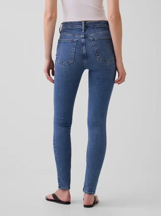 Dżinsy typu true skinny z wysokim stanem
