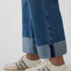 Dżinsy z niskim stanem, luźne i skrócone w stylu lat 90.