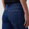 Dżinsy z średnim stanem i luźnym krojem typu bootcut