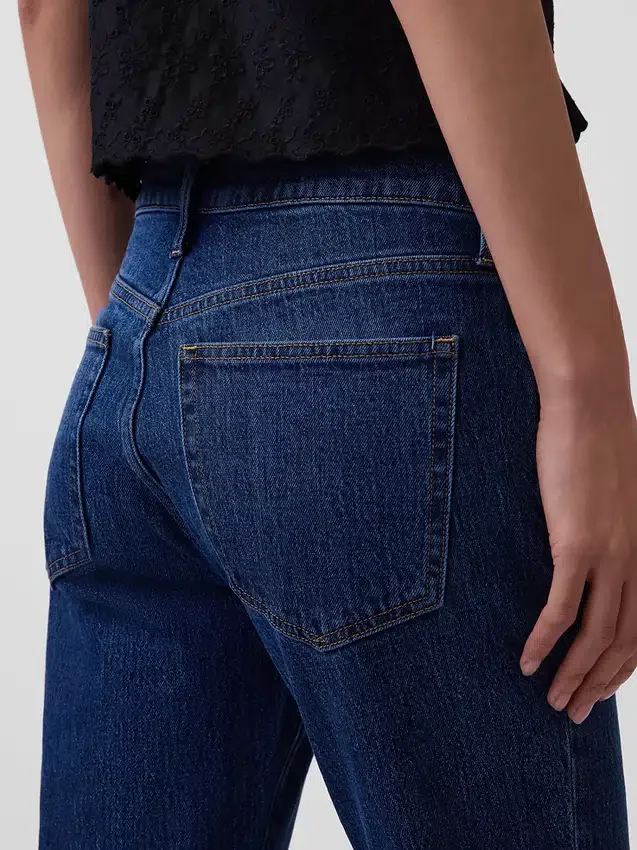 Dżinsy z średnim stanem i luźnym krojem typu bootcut