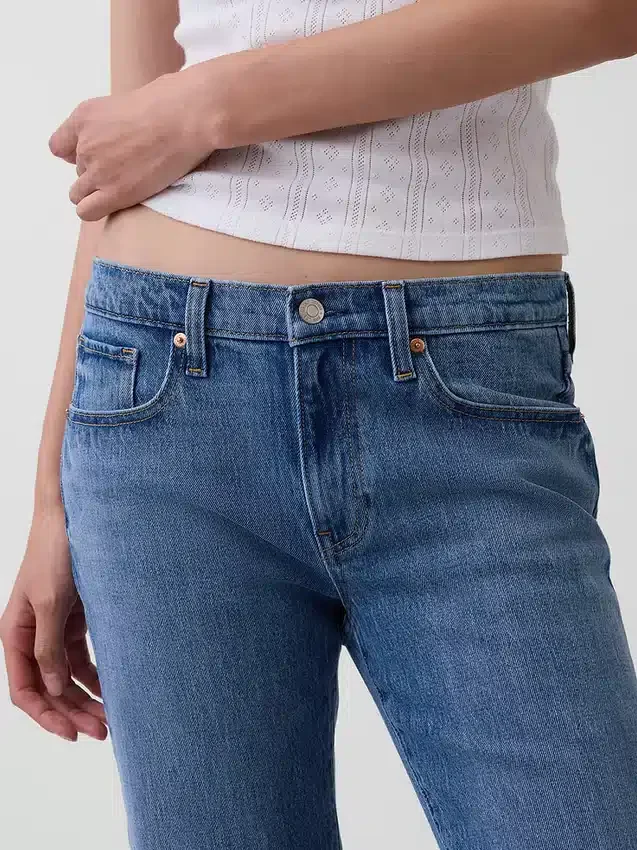 Dżinsy z średnim stanem i luźnym krojem typu bootcut