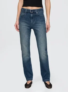 Dżinsy z wysokim stanem i paskiem, o prostym kroju typu slim w stylu lat 90.