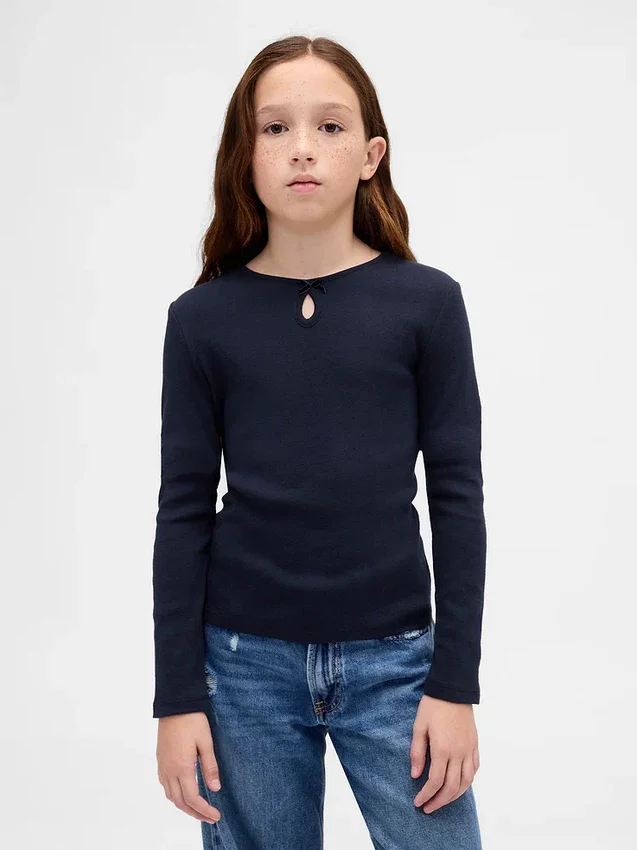 Dopasowany T-shirt dziecięcy z kokardką przy dekolcie