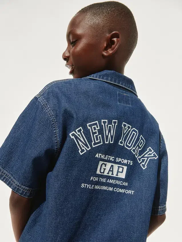 Dziecięca koszula dżinsowa o luźnym kroju z logo New York