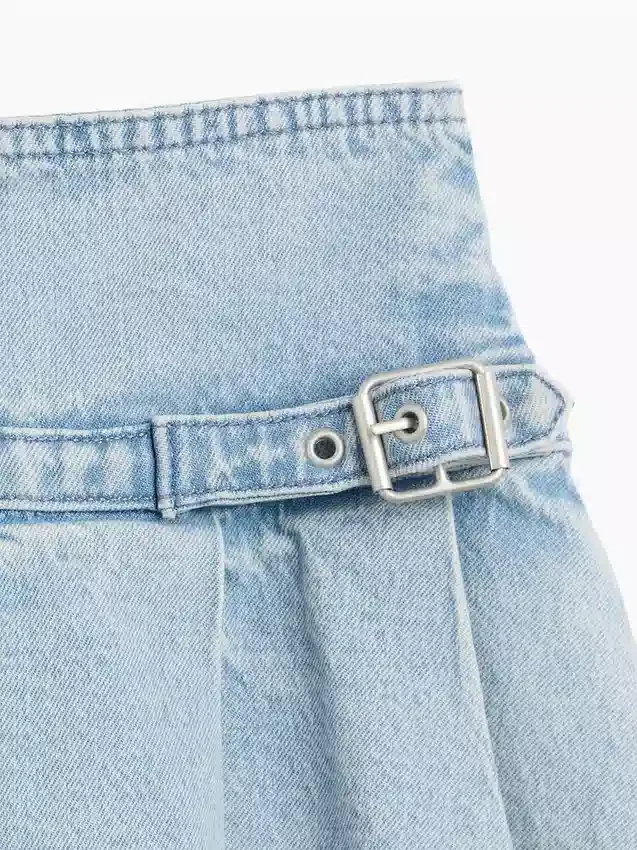 Dziecięca mini spódnica dżinsowa z plisami
