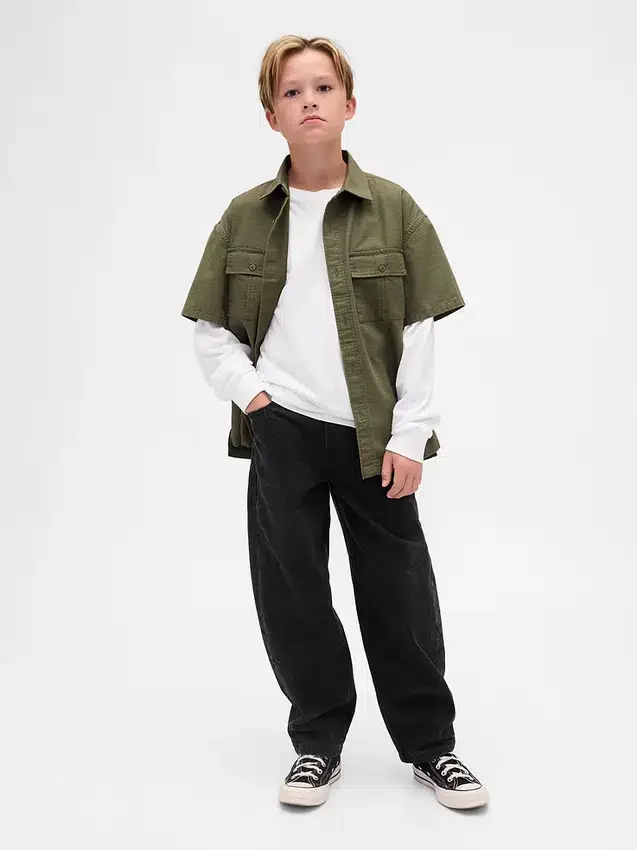 Dziecięce jeansy typu baggy z zwężanymi nogawkami