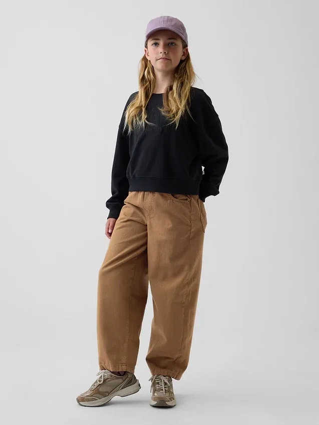 Dziecięce jeansy typu baggy z zwężanymi nogawkami
