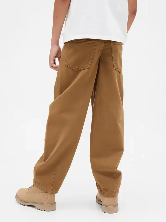 Dziecięce jeansy typu baggy z zwężanymi nogawkami
