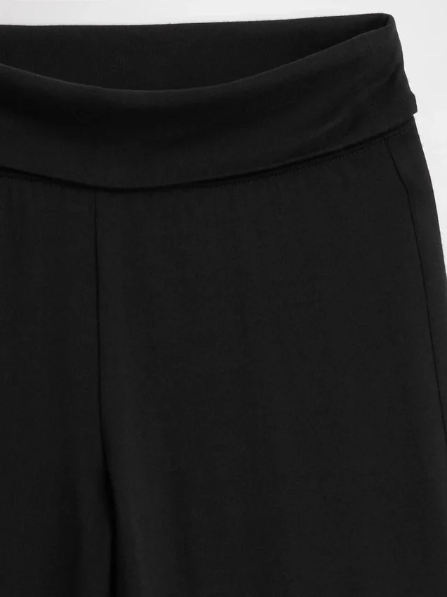 Dziecięce legginsy z szerokimi nogawkami i podwiniętym pasem