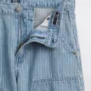 Dziecięce luźne jeansy typu carpenter w paski z podwójnymi kolanami
