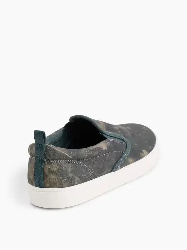 Dziecięce płócienne trampki typu slip-on w kamuflażu