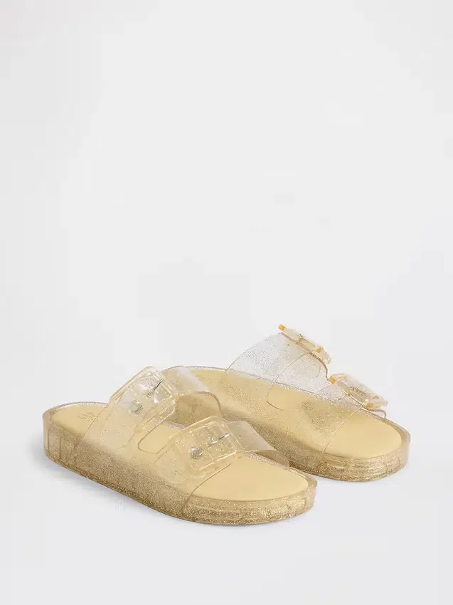 Dziecięce sandały z klamrą
