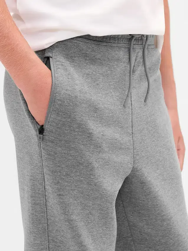 Dziecięce spodnie dresowe GapFit Tech Quick-Dry