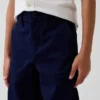 Dziecięce spodnie w stylu modern uniform o luźnym, prostym kroju w kolorze khaki