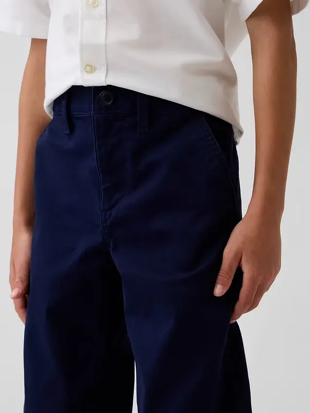 Dziecięce spodnie w stylu modern uniform o luźnym, prostym kroju w kolorze khaki