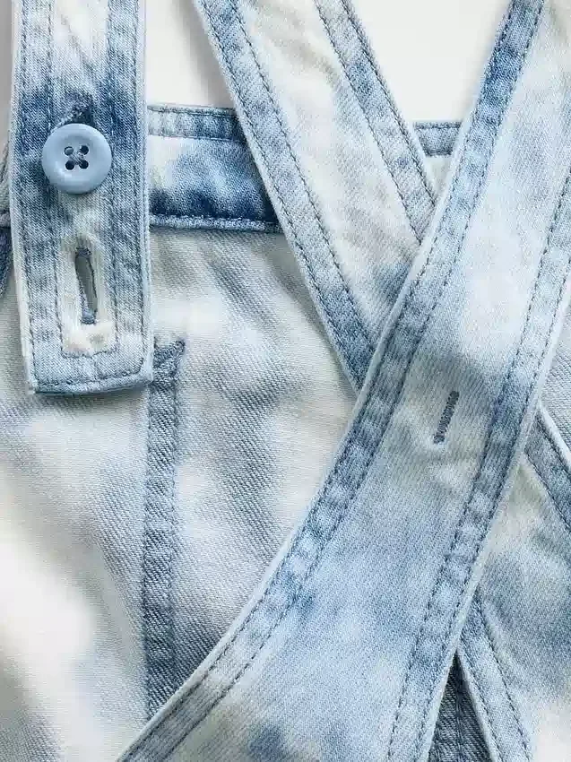 Dziecięce szorty dżinsowe w stylu tie-dye o luźnym kroju