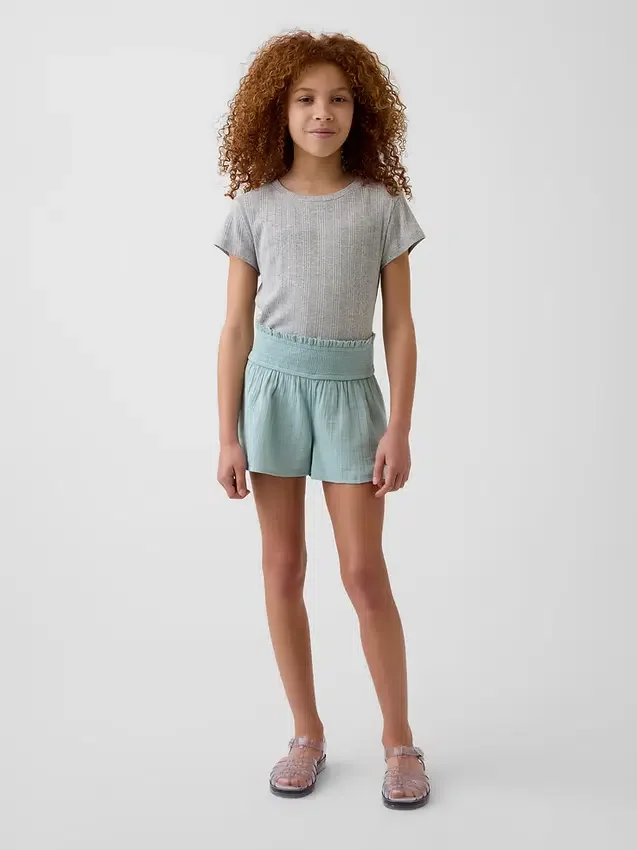 Dziecięce szorty z bawełnianej gazy z wykończeniem w kształcie motyla