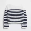 Dziecięcy sweter oversize z paskami, wykonany na szydełku