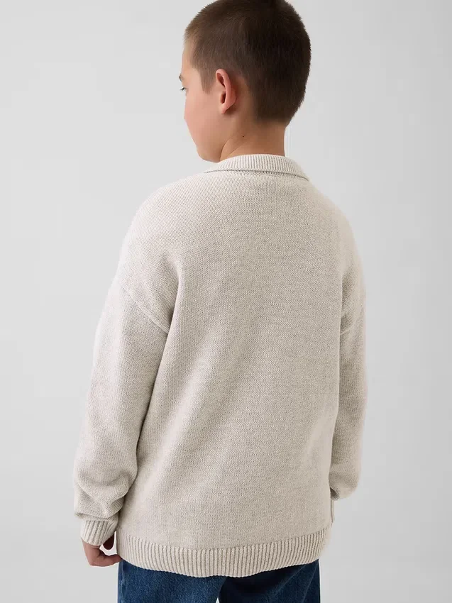 Dziecięcy sweter polo o luźnym kroju