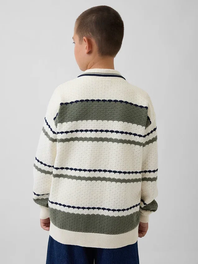 Dziecięcy sweter polo o luźnym kroju