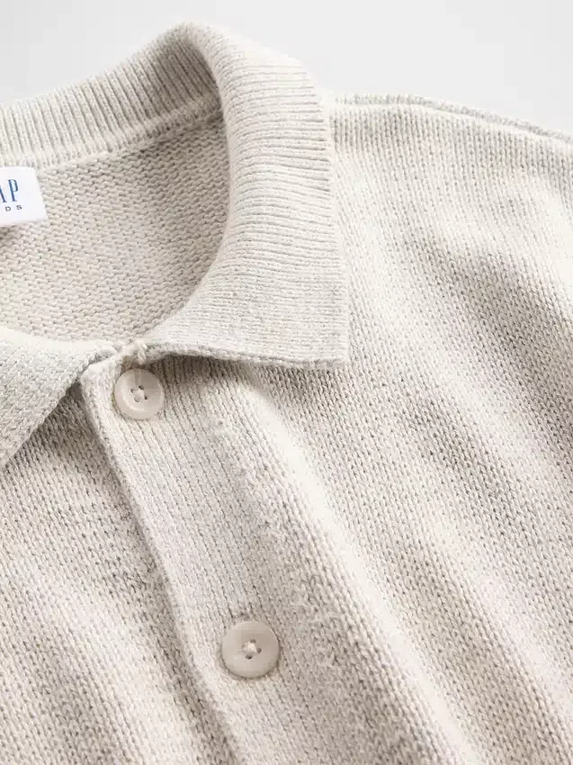 Dziecięcy sweter polo o luźnym kroju