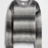 Dziecięcy sweter z luźnym krojem i okrągłym dekoltem w technice space-dye