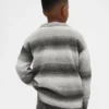 Dziecięcy sweter z luźnym krojem i okrągłym dekoltem w technice space-dye