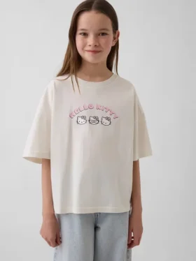 Dziecięcy T-shirt oversize o prostym kroju z motywem Sanrio