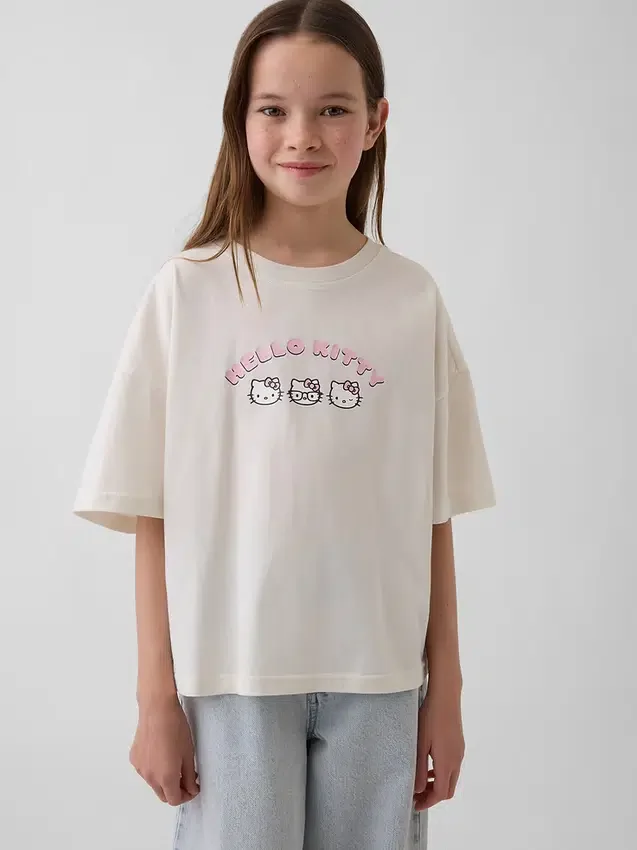 Dziecięcy T-shirt oversize o prostym kroju z motywem Sanrio